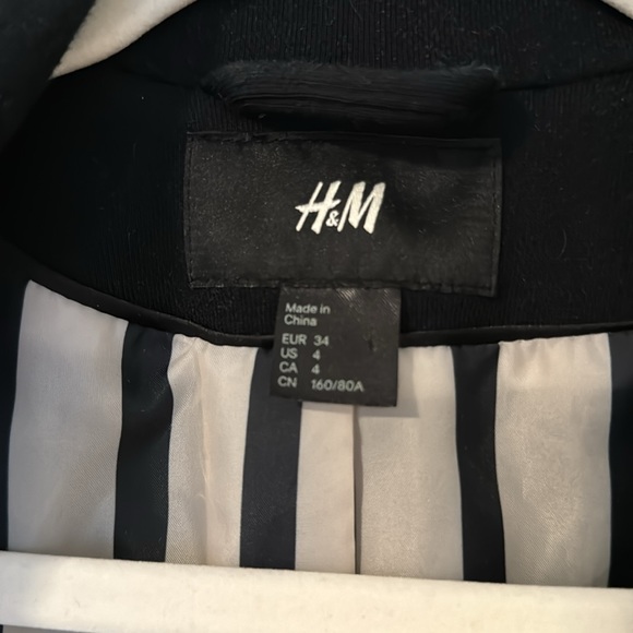 H&M Fitted Cropped Button Black Peacoat 4/34 - Picture 5 of 10